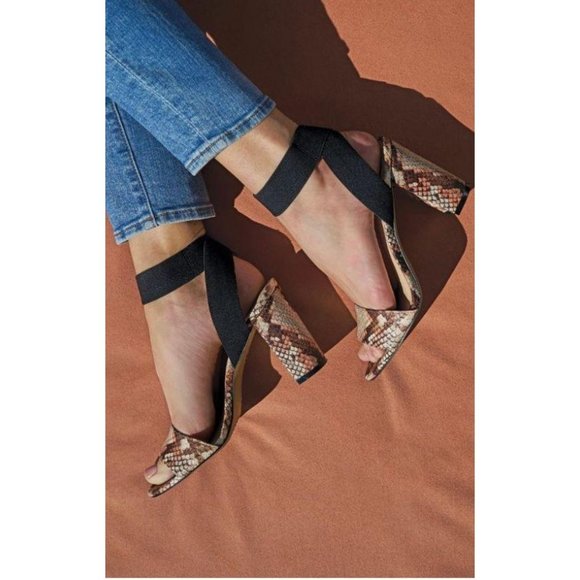 Vince Camuto Citriana Block Heel Sandal Snakeskin - Picture 6 of 12